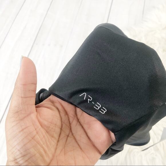 AR-33 Exhale Sports Bra in Black Light support Size Small - Picture 5 of 5